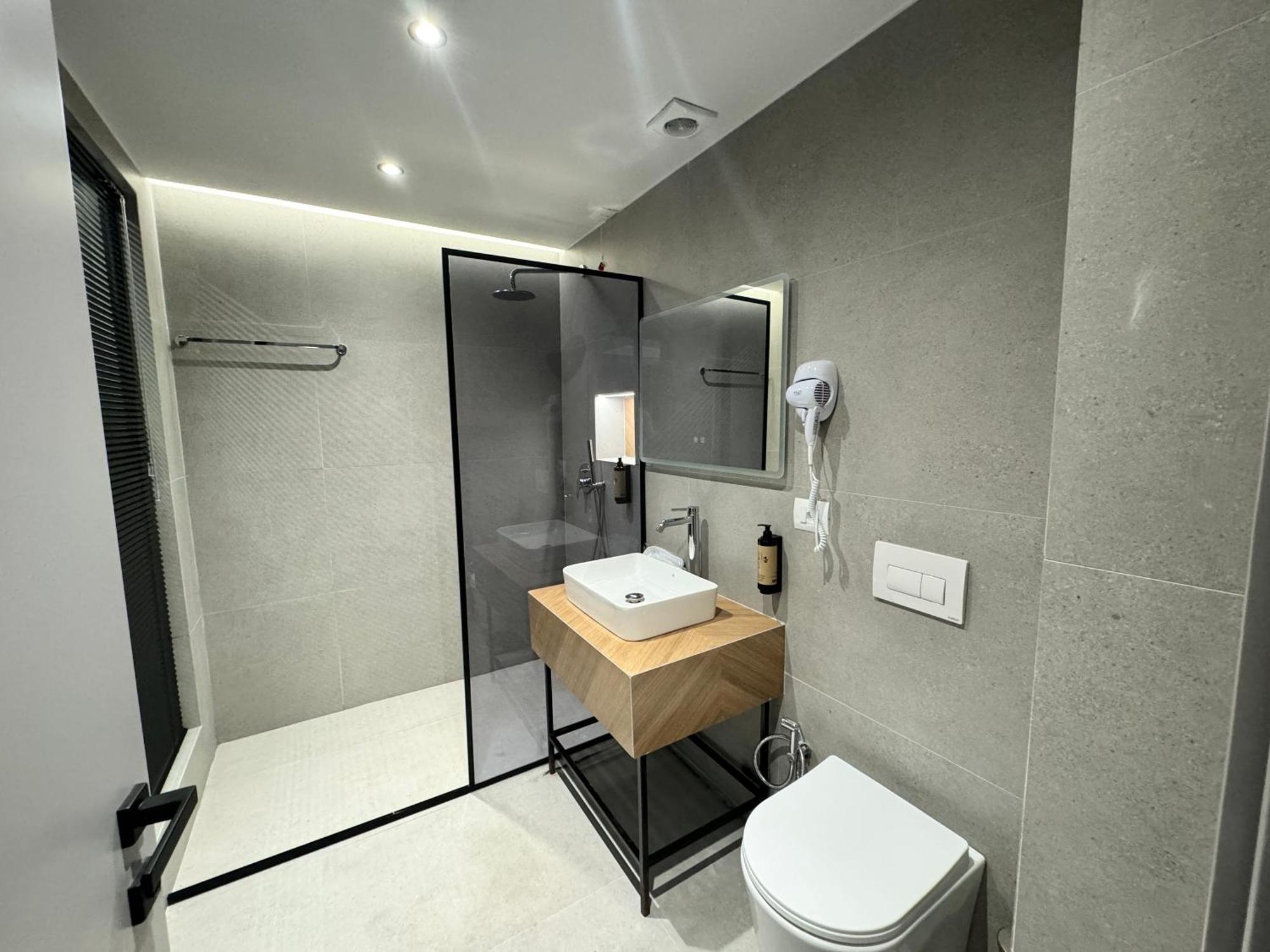 Hotel Liss Lezhe Luaran gambar